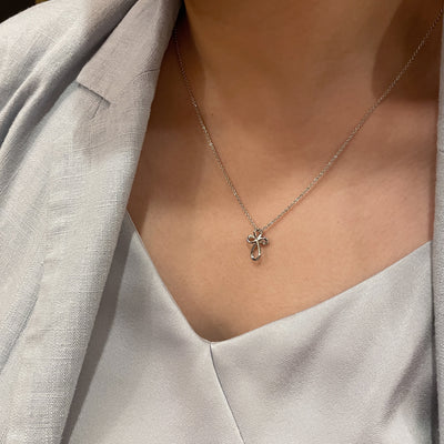 What Does it Mean to Wear a Cross Necklace?